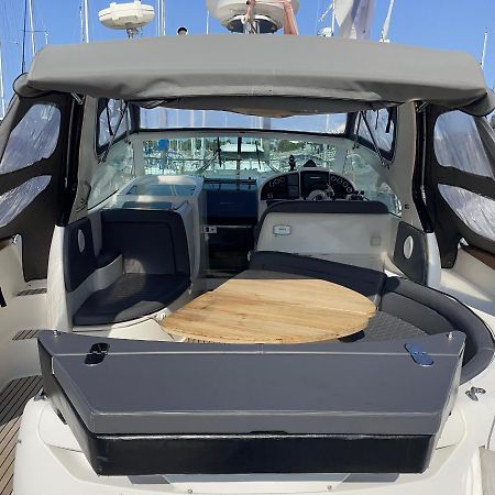 Une Nuit Sur Un Bateau Linge & Menage Inclus La Rochelle  Bagian luar foto