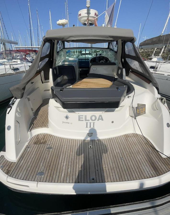 Une Nuit Sur Un Bateau Linge & Menage Inclus La Rochelle  Bagian luar foto
