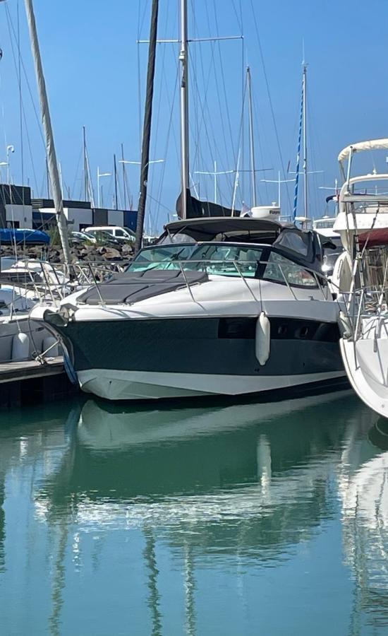 Une Nuit Sur Un Bateau Linge & Menage Inclus La Rochelle  Bagian luar foto