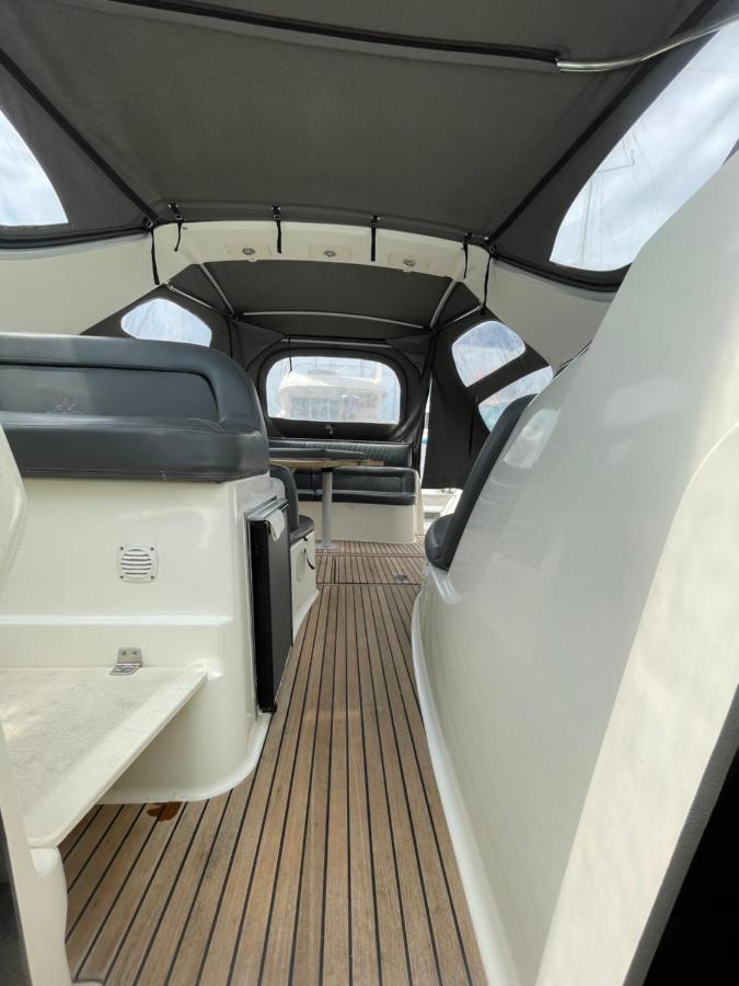 Une Nuit Sur Un Bateau Linge & Menage Inclus La Rochelle  Bagian luar foto