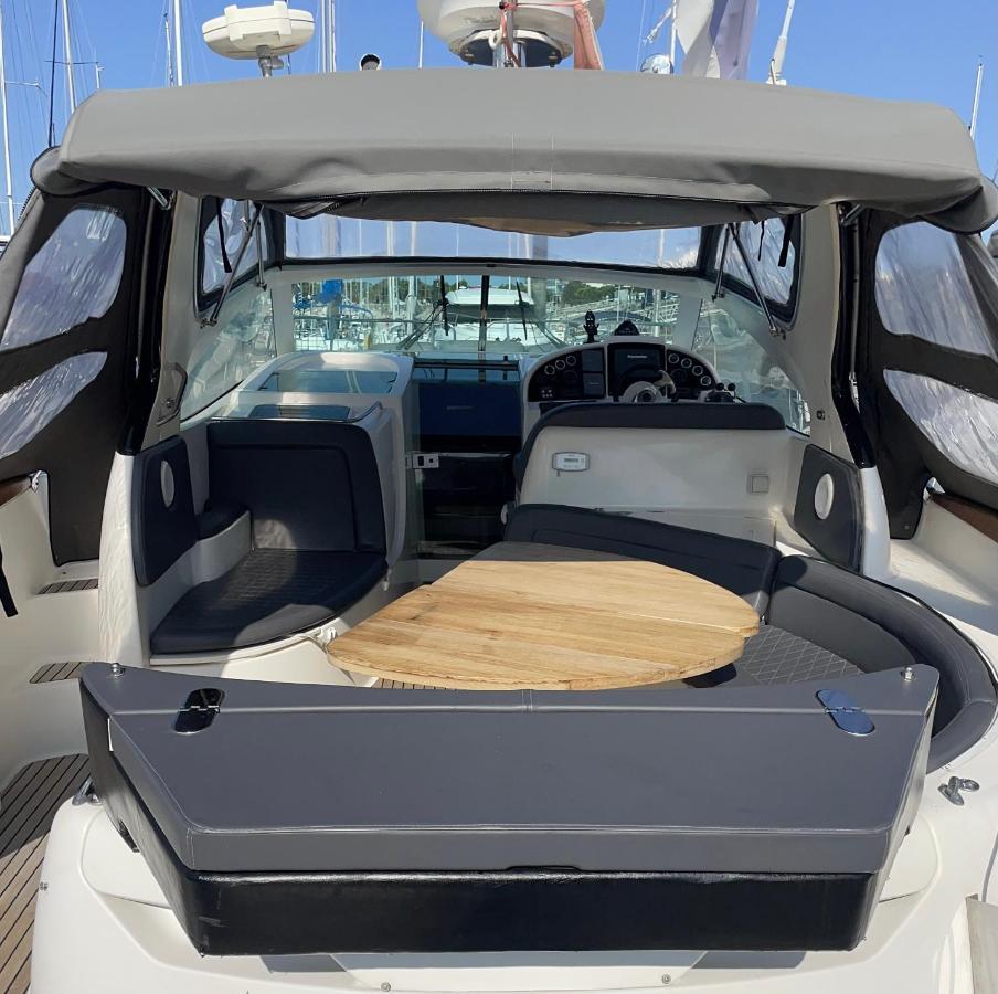 Une Nuit Sur Un Bateau Linge & Menage Inclus La Rochelle  Bagian luar foto